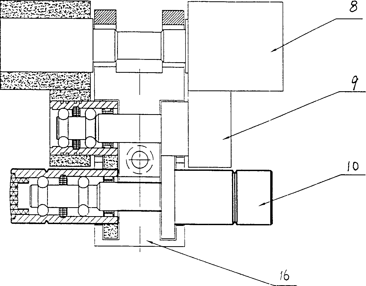 Production method of short staple enveloped composite yarn and its device