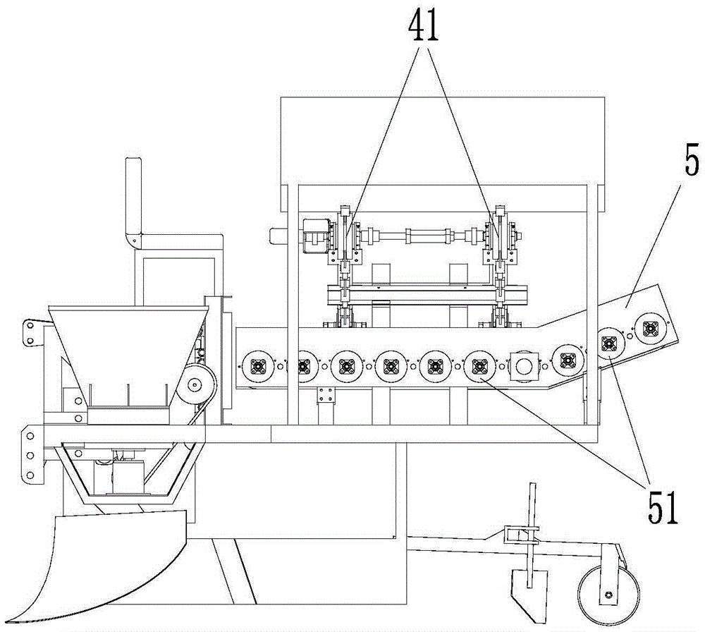 A feeding type real-time cutting sugarcane planter