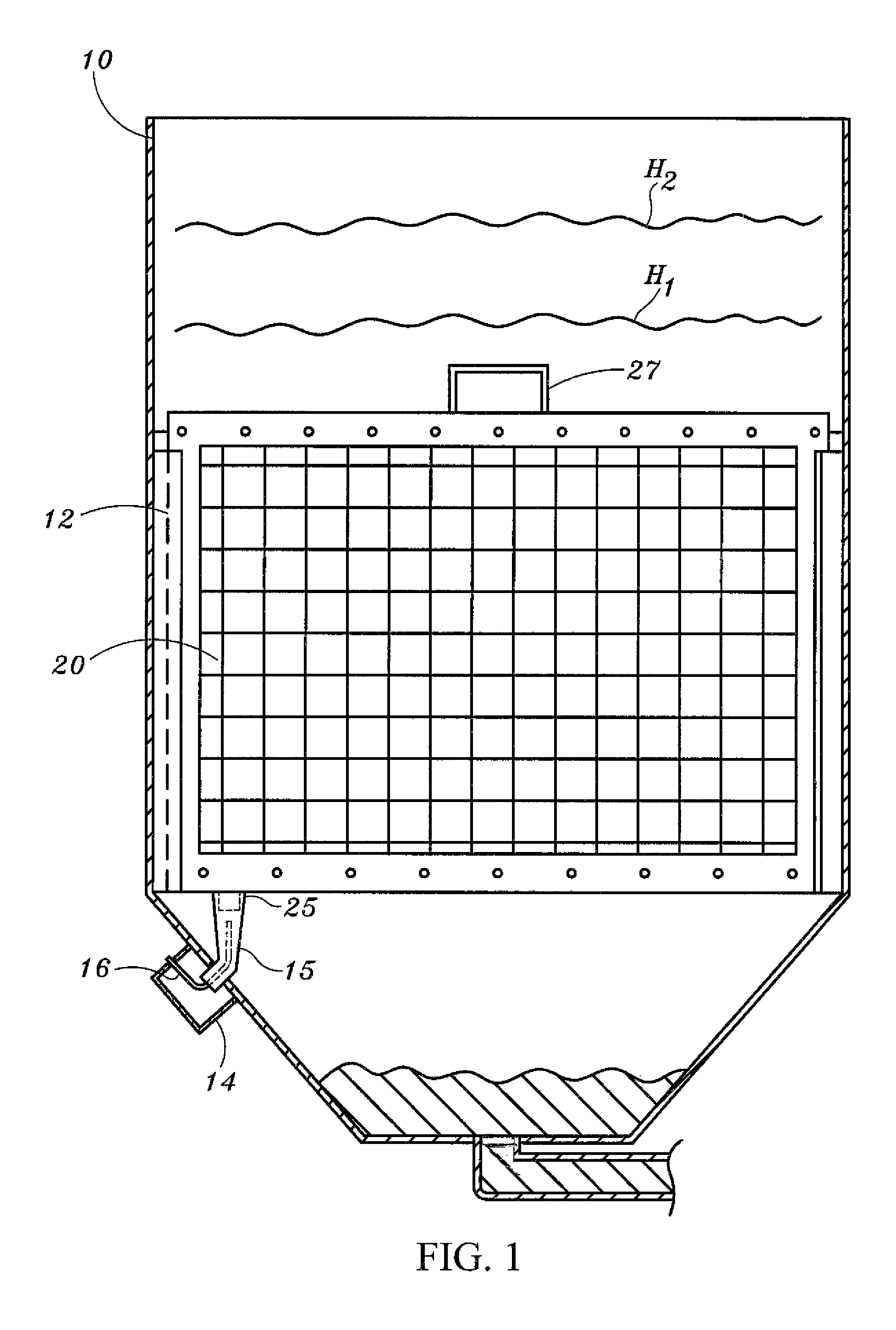 Tertiary wastewater filtration using inclined filter media and internal reverse flow backwashing of filter disks