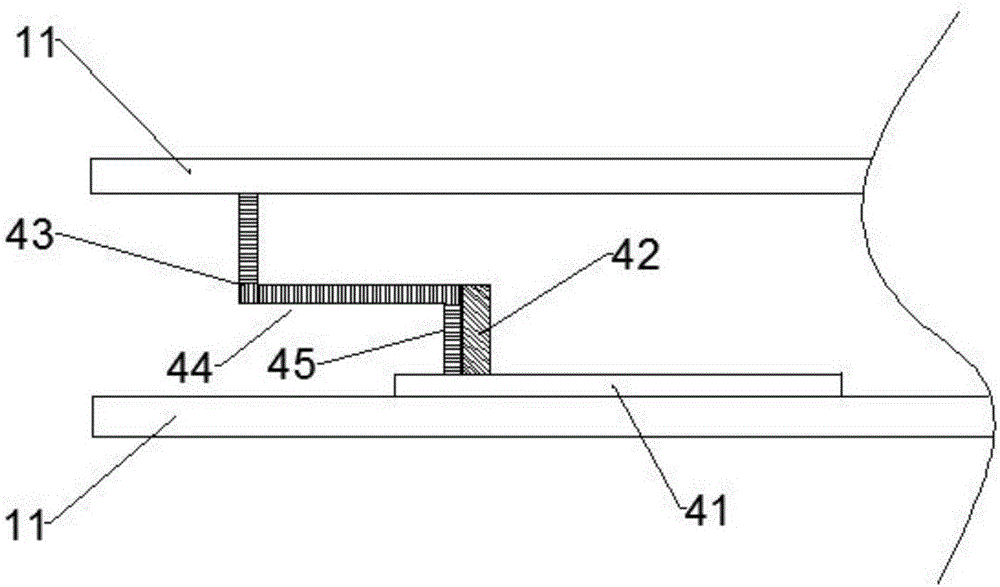 Lithium ion battery with efficient heat radiation