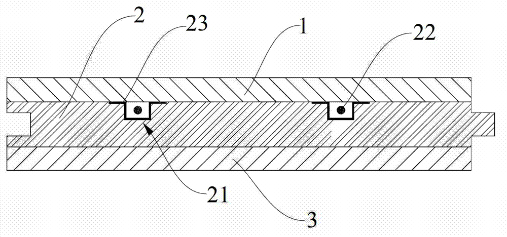 Spontaneous heating multilayer solid wood composite floor