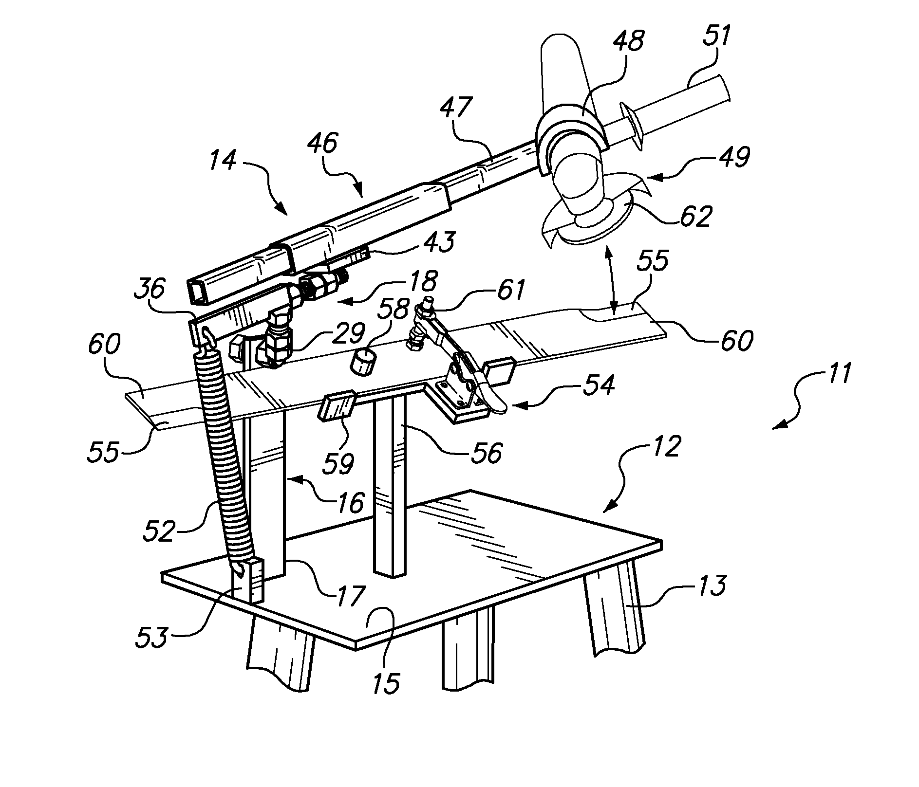 Apparatus for sharpening blades