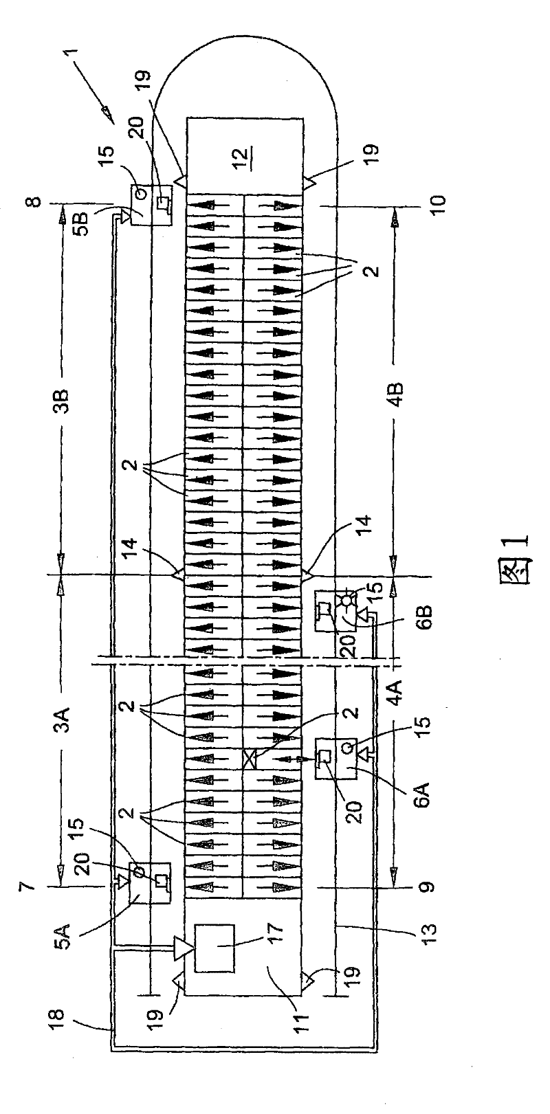 Method of operating a textile machine and textile machine for carrying out the method