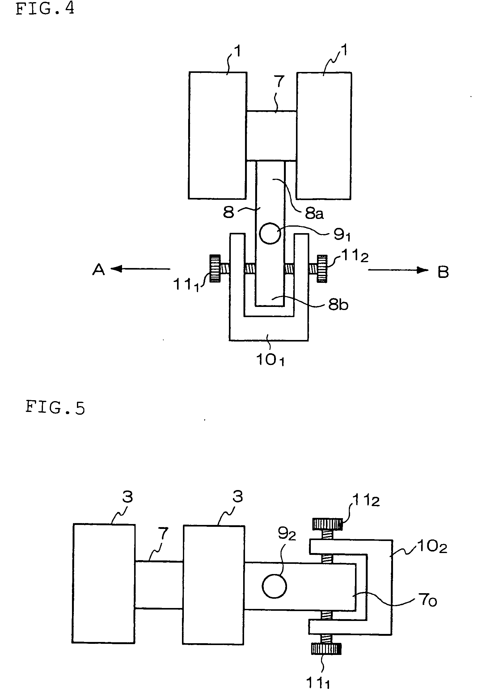 Rubber crawler traveling device