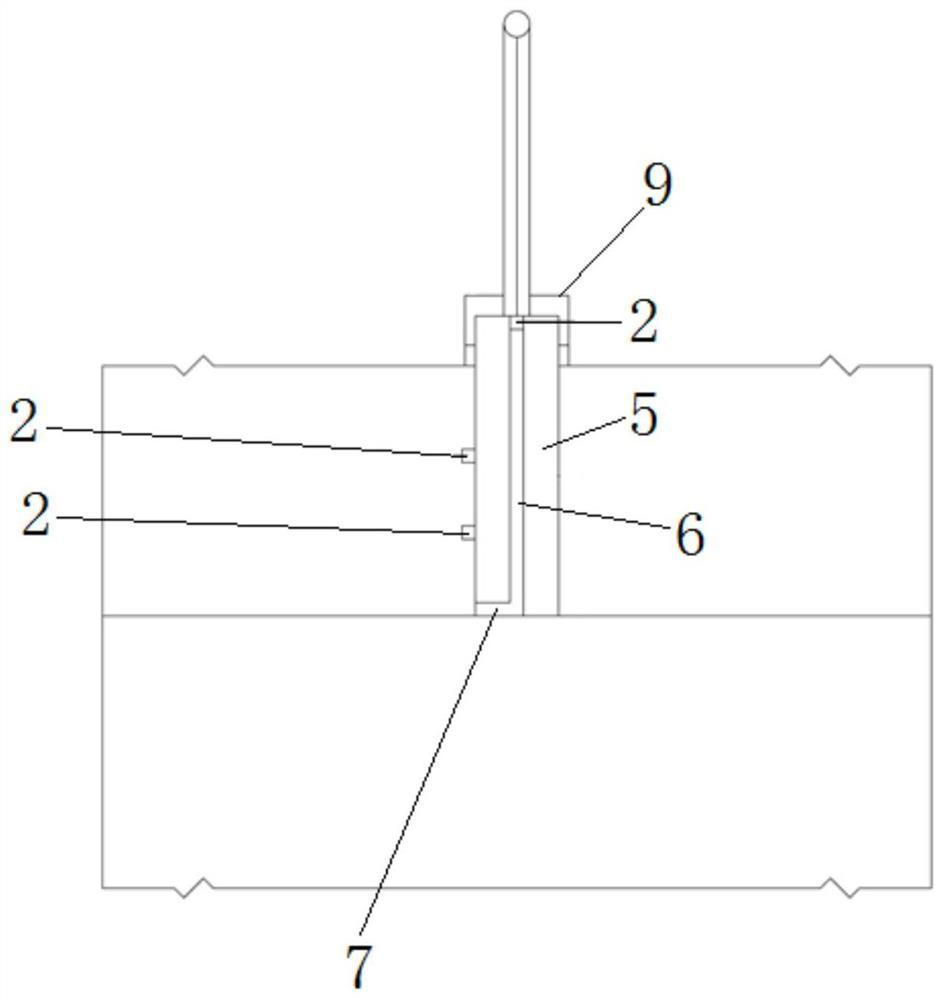 Sliding type steel support erecting device