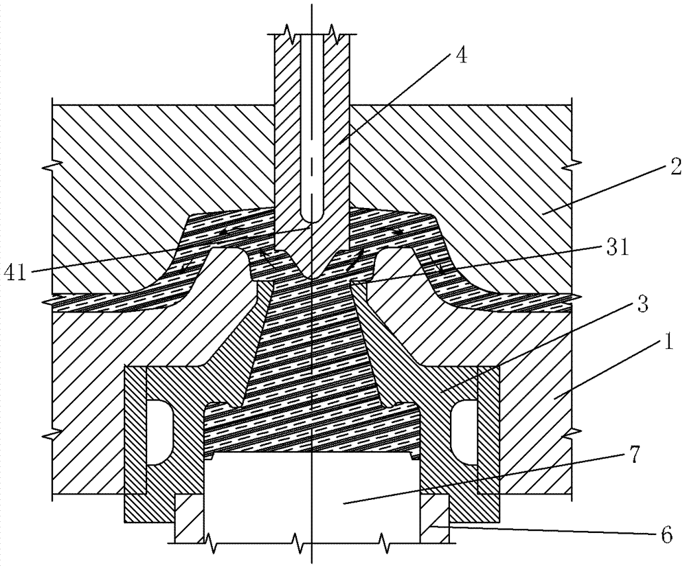 Mould structure for centering molding process of rotating shaft symmetrical part