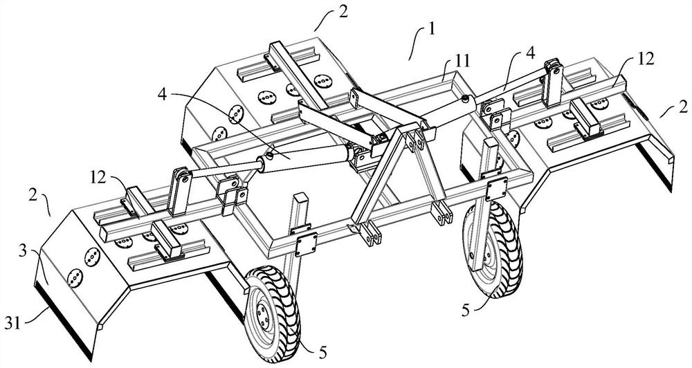 Pesticide spraying machine for spraying pesticide to intercropped crops