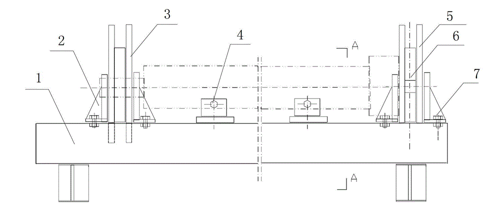 Platform for disassembling and assembling oil cylinder piston