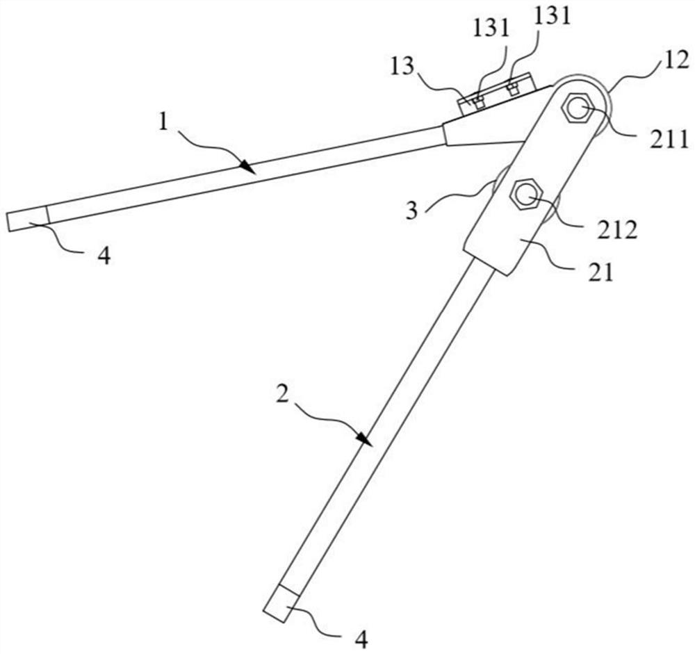 Steel strand bending device and using method thereof