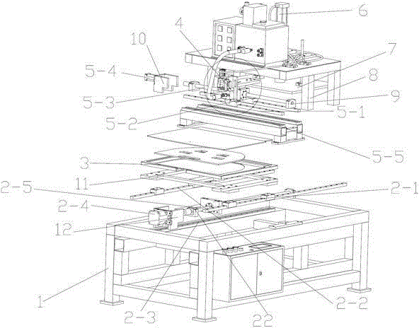 Automatic glue spraying and compounding all-in-one machine and manufacturing method for automobile trunk carpet production