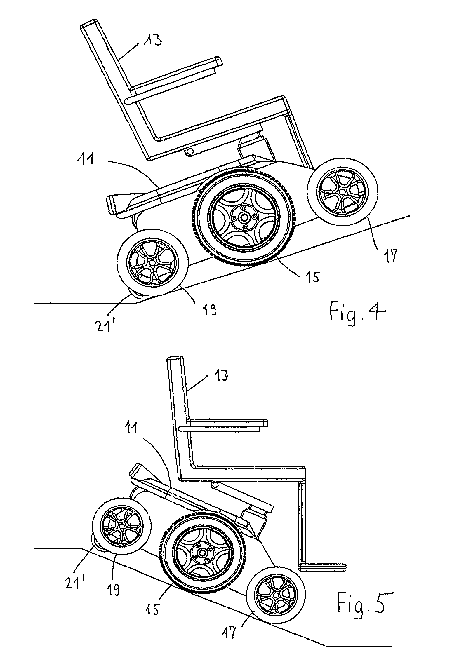 Wheelchair with middle wheel drive