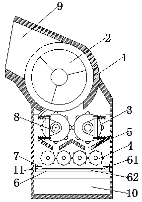 Mine rock rolling machine with adjustable discharge size