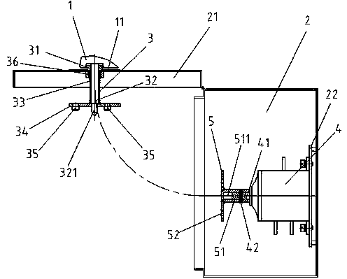 Operating clutch device of power distribution cabinet combined switch