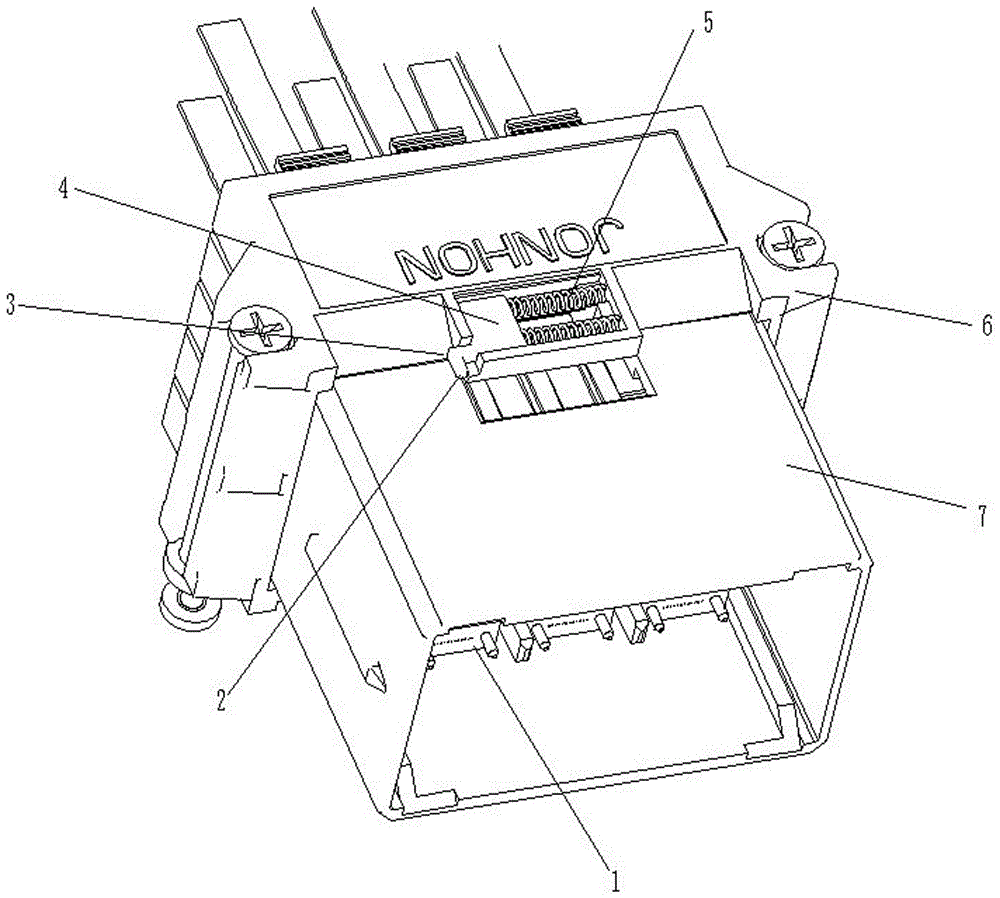 Inter-plate connector assembly and sub-plate plug thereof