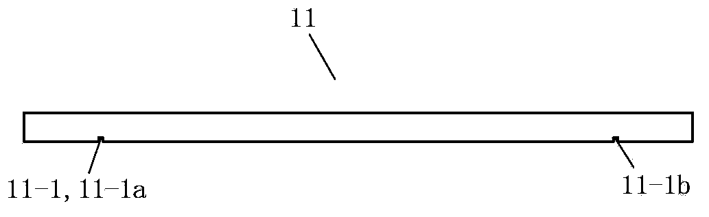 Integrated water heating floor block and heat conducting component thereof