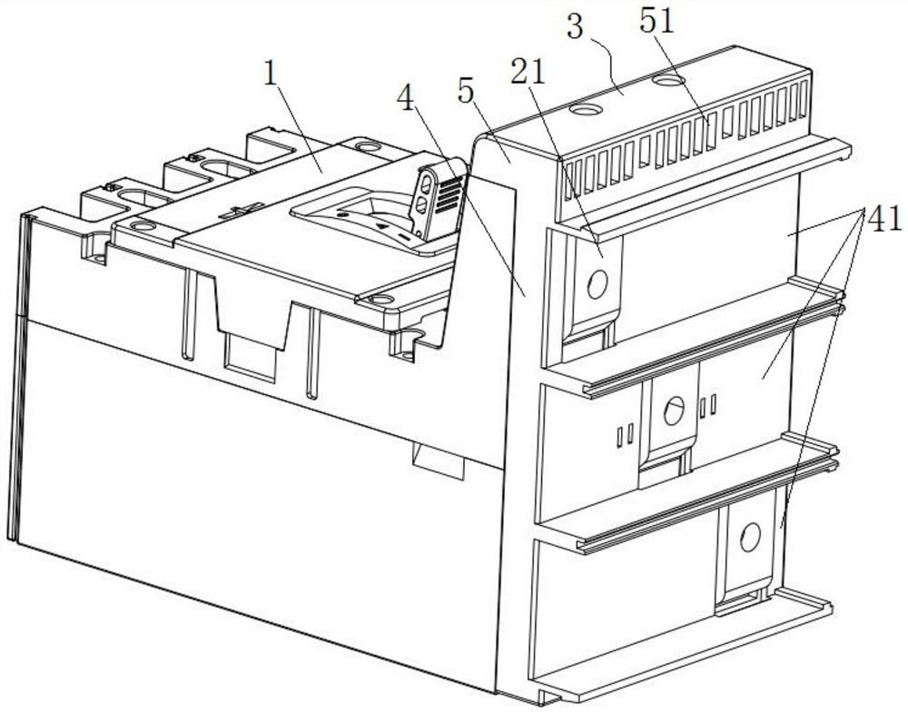 Wiring device of circuit breaker