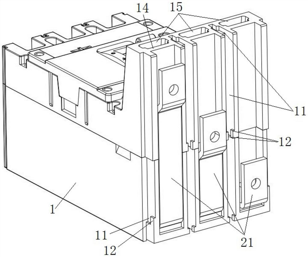 Wiring device of circuit breaker