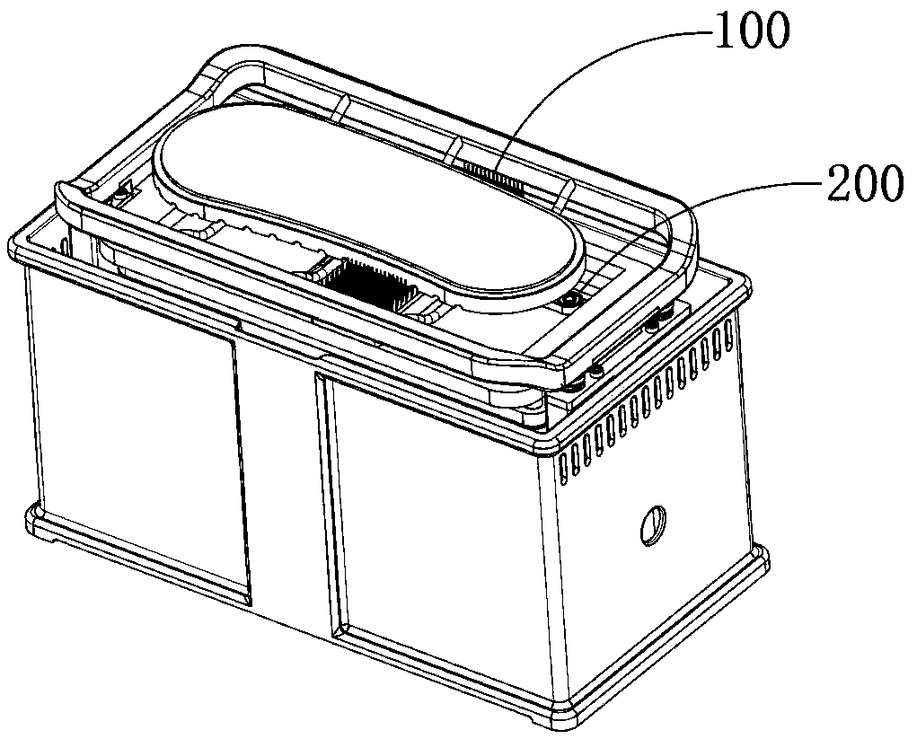 A pedal turnover cleaning method applied to sole cleaning and decontamination