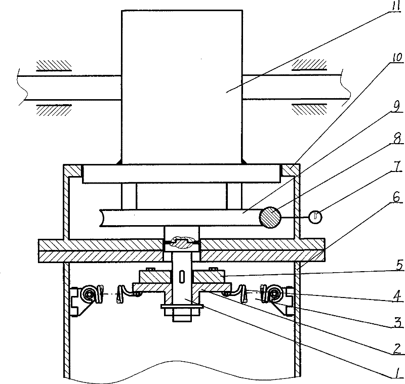 A device capable of reducing or eliminating the hysteresis of solar tracking transmission system