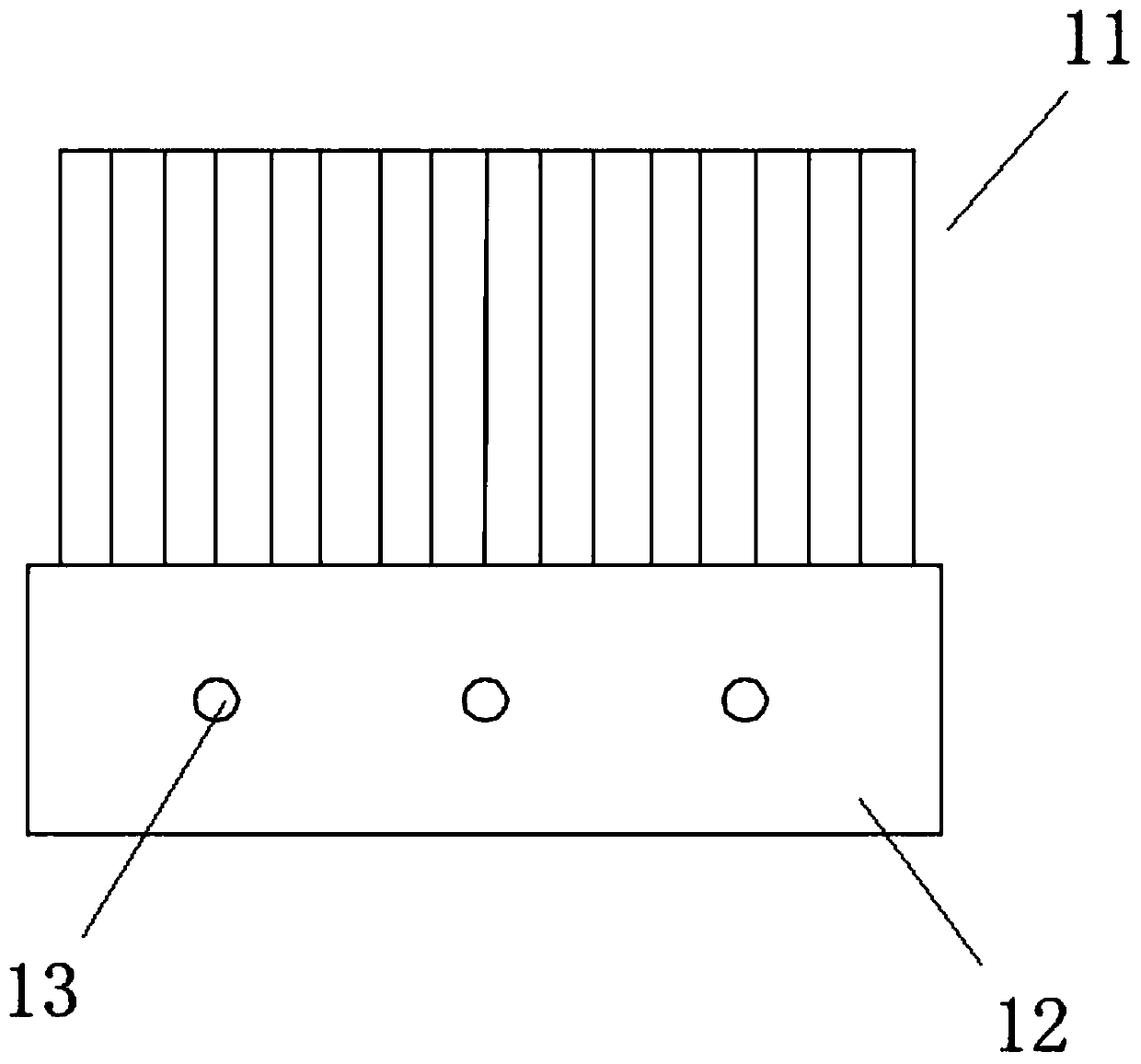 Outdoor steel wire rope oil removing device with oil collecting tray and outdoor steel wire oil removing method thereof