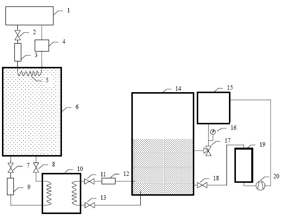 Method and device for keeping fresh aquatic products by cold accumulation on board