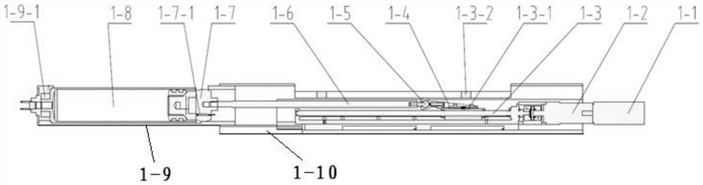 A compact high-viscosity engine casing lining coating device