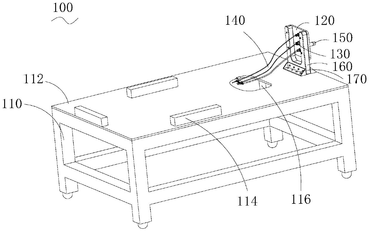 Plug-in device, cell module charge and discharge detection system and automatic plug-in method