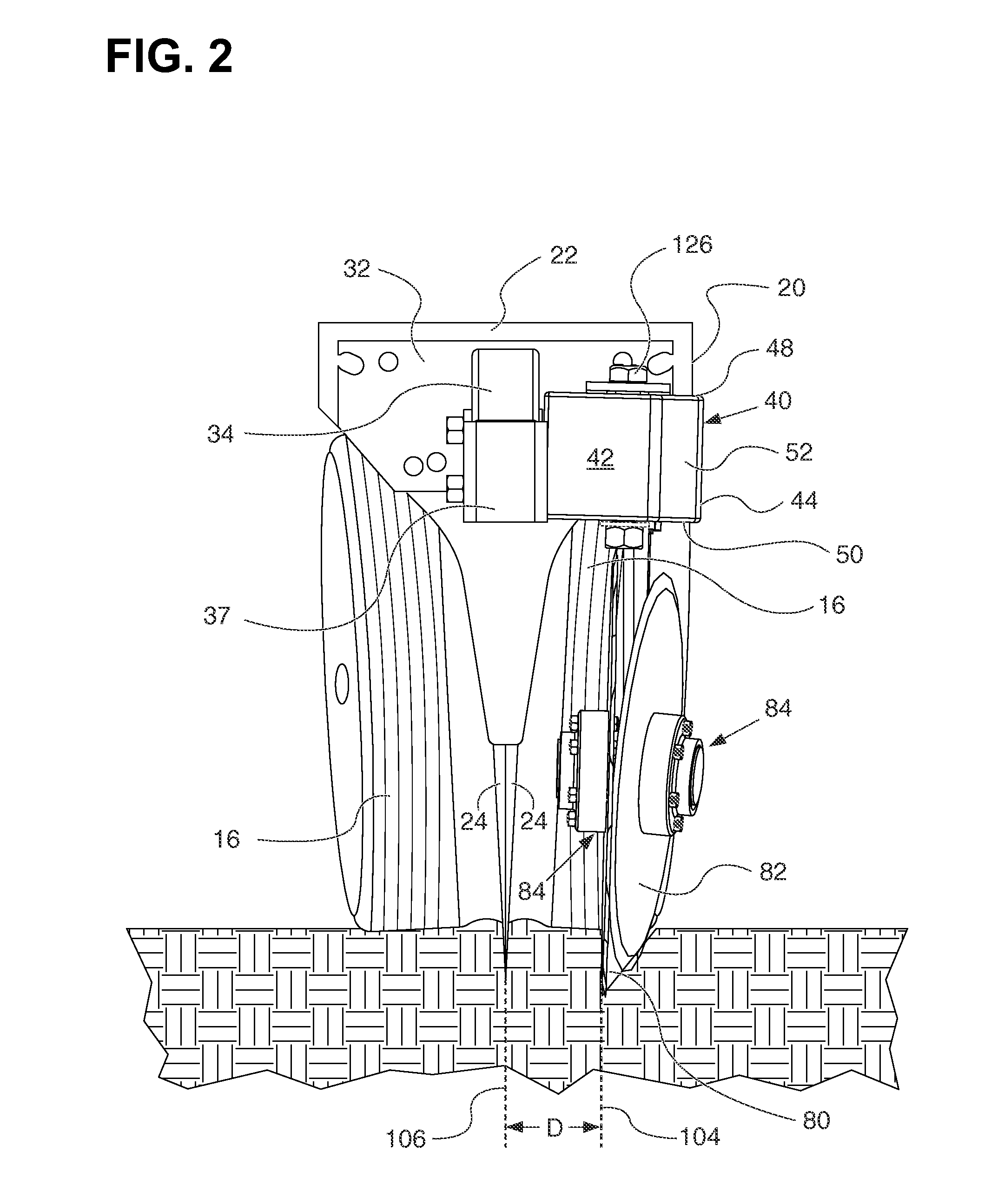 Row crop fertilizer applying apparatus