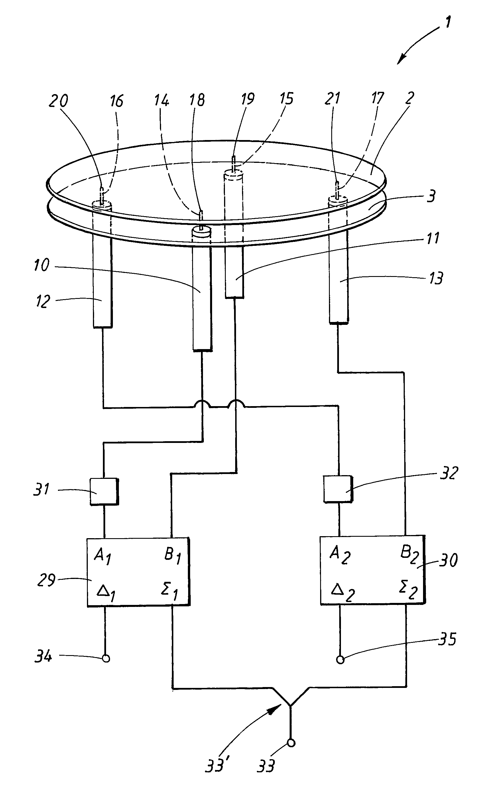 Triple polarized patch antenna