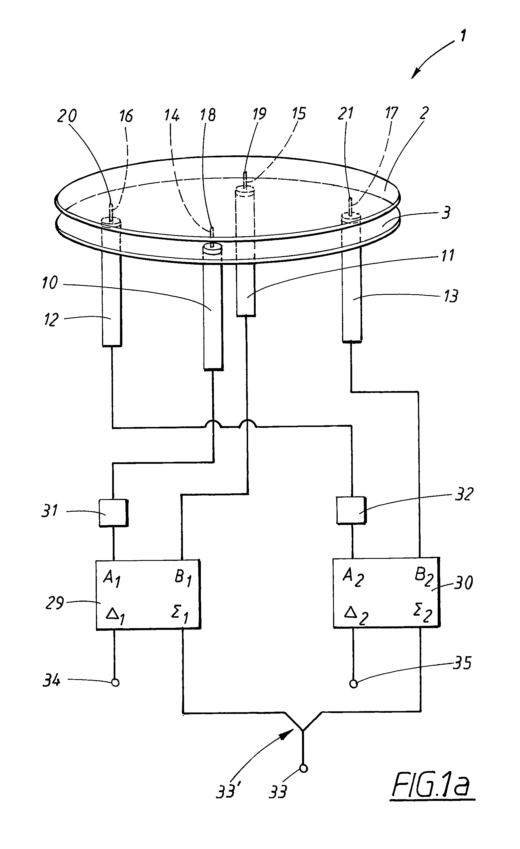 Triple polarized patch antenna