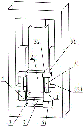 Punching device of board press for bamboo chip test