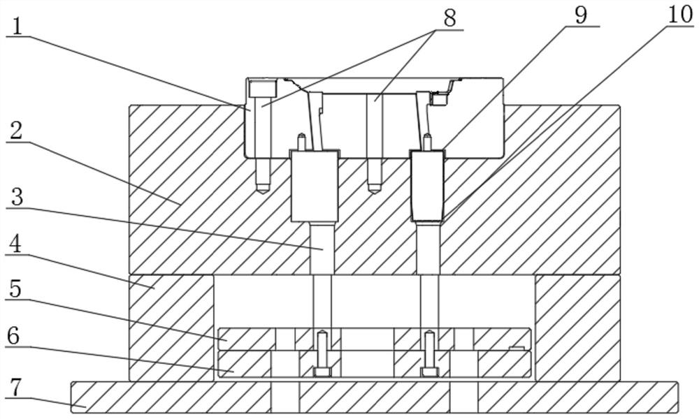 Injection mold male mold pitched roof structure capable of being rapidly disassembled and assembled