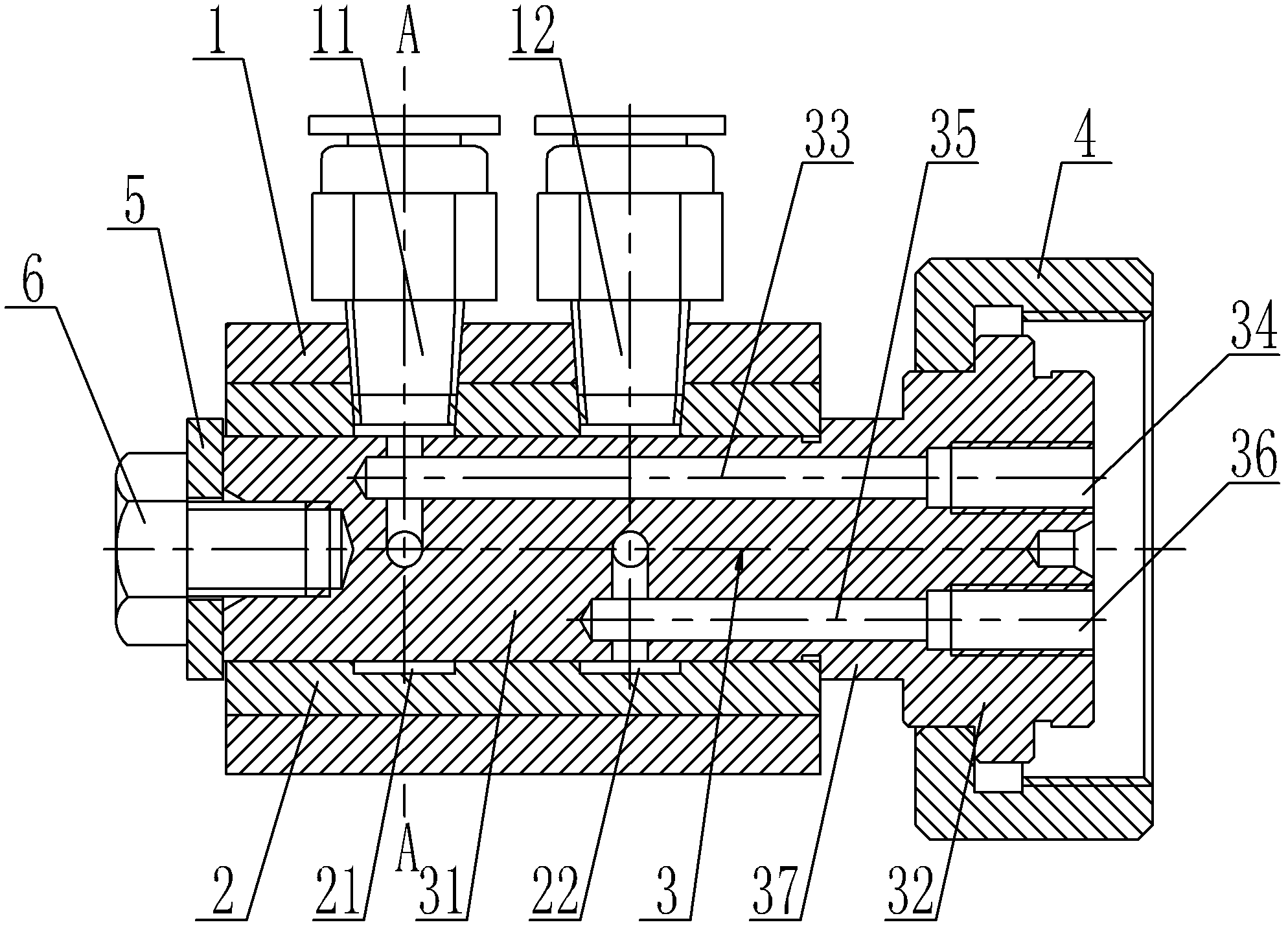 Rotary gas distribution device for pneumatic chuck