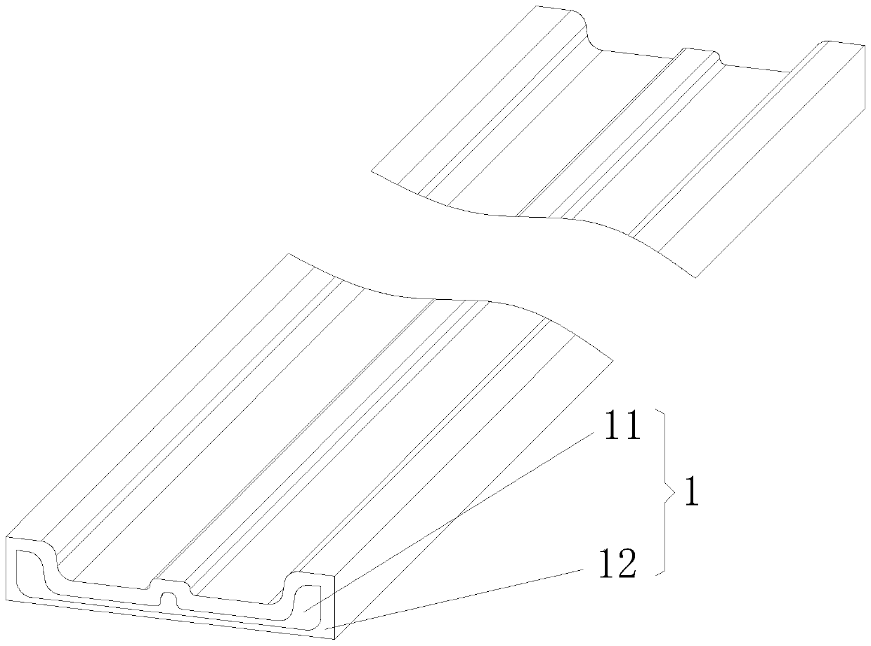 Hot winding solid corrugated pipe, sectional material thereof and manufacturing method thereof