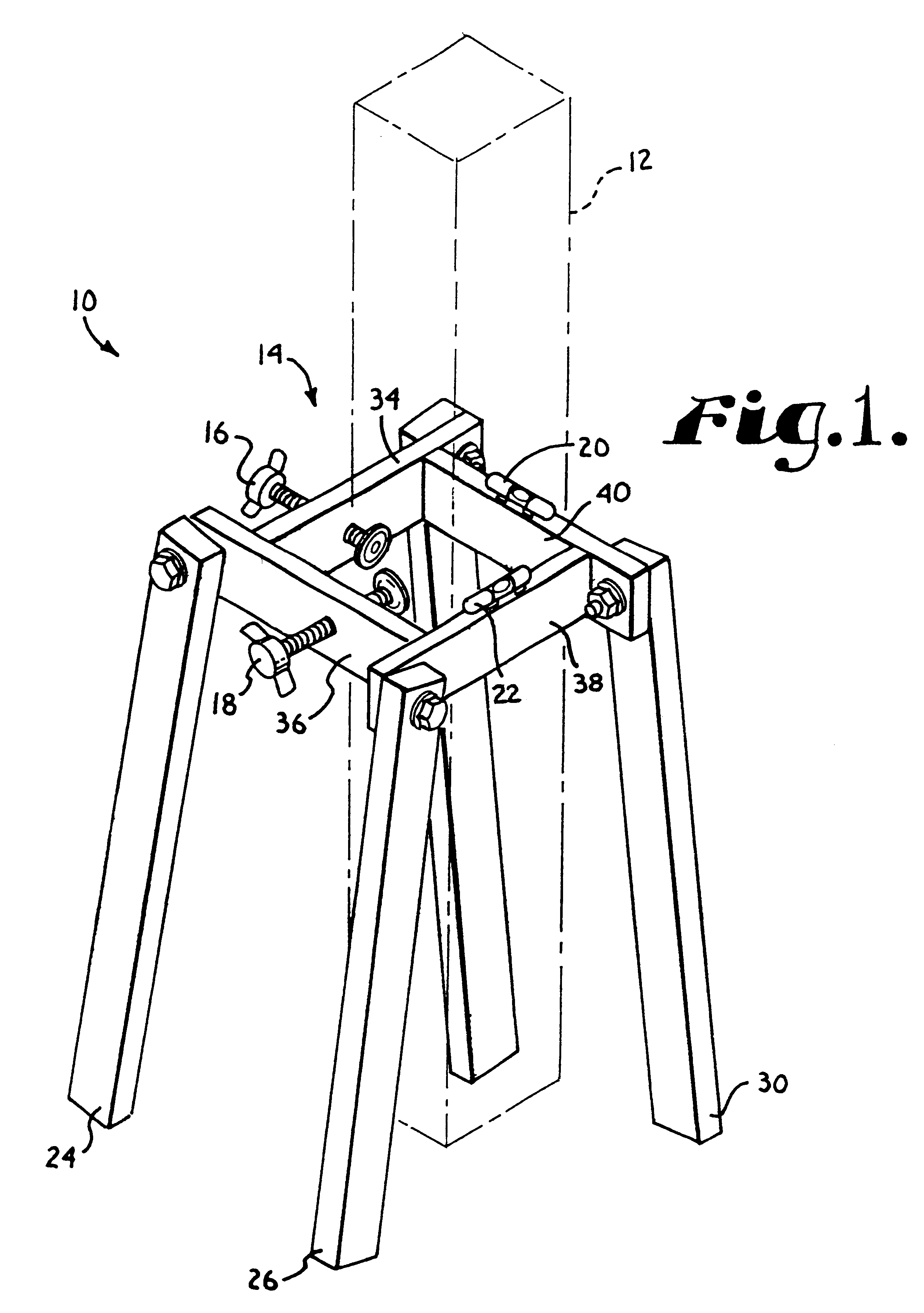 Self-supporting post leveling device