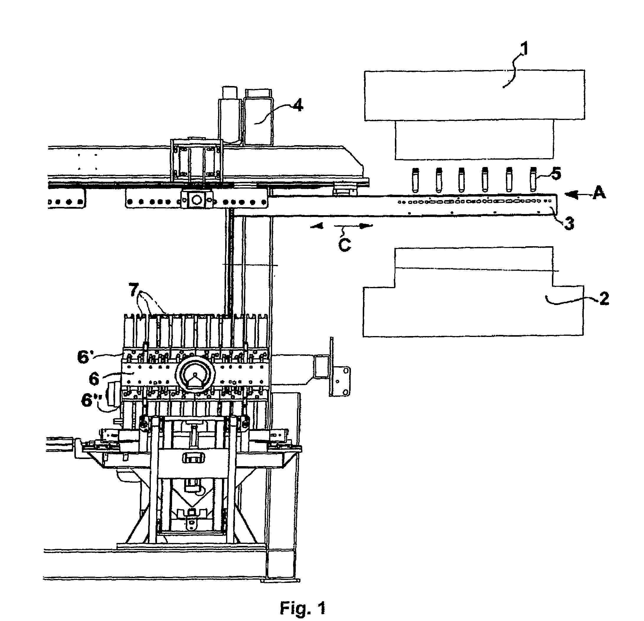 Conditioning device for plastic items and process