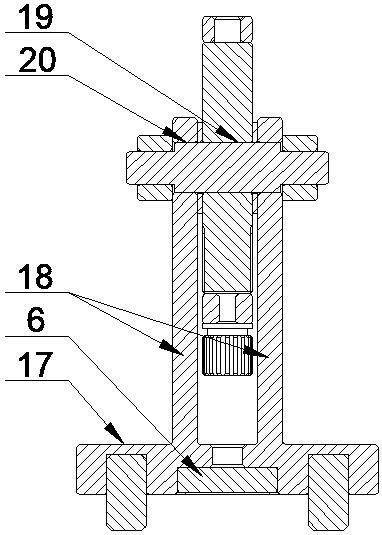 Gravity self-centering self-locking clamp