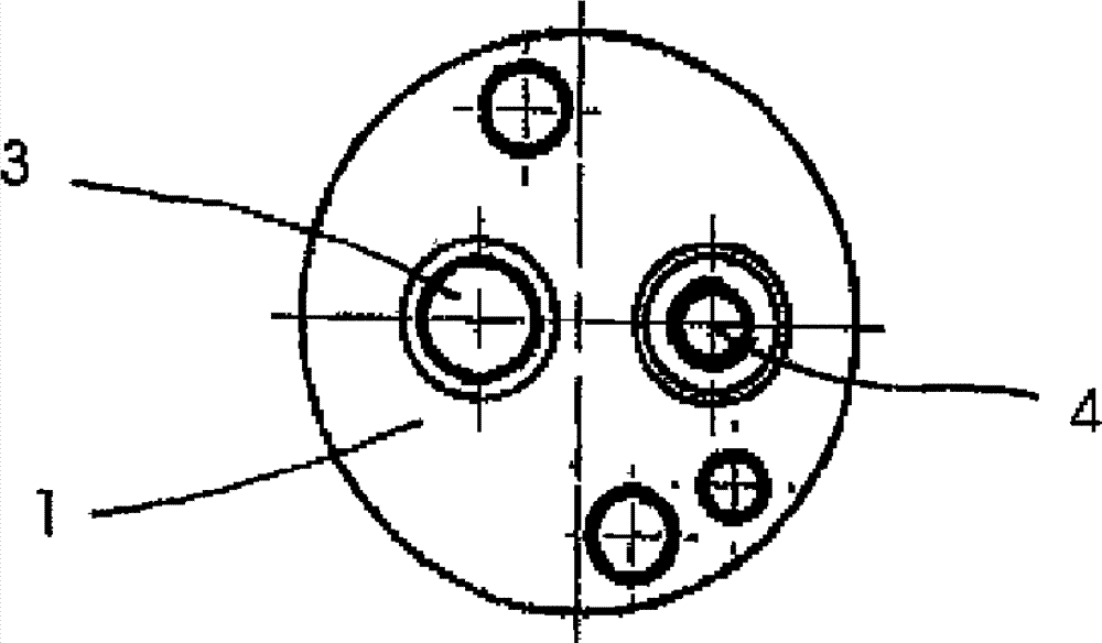 Spray nozzle device, in particular for spraying a cast strand