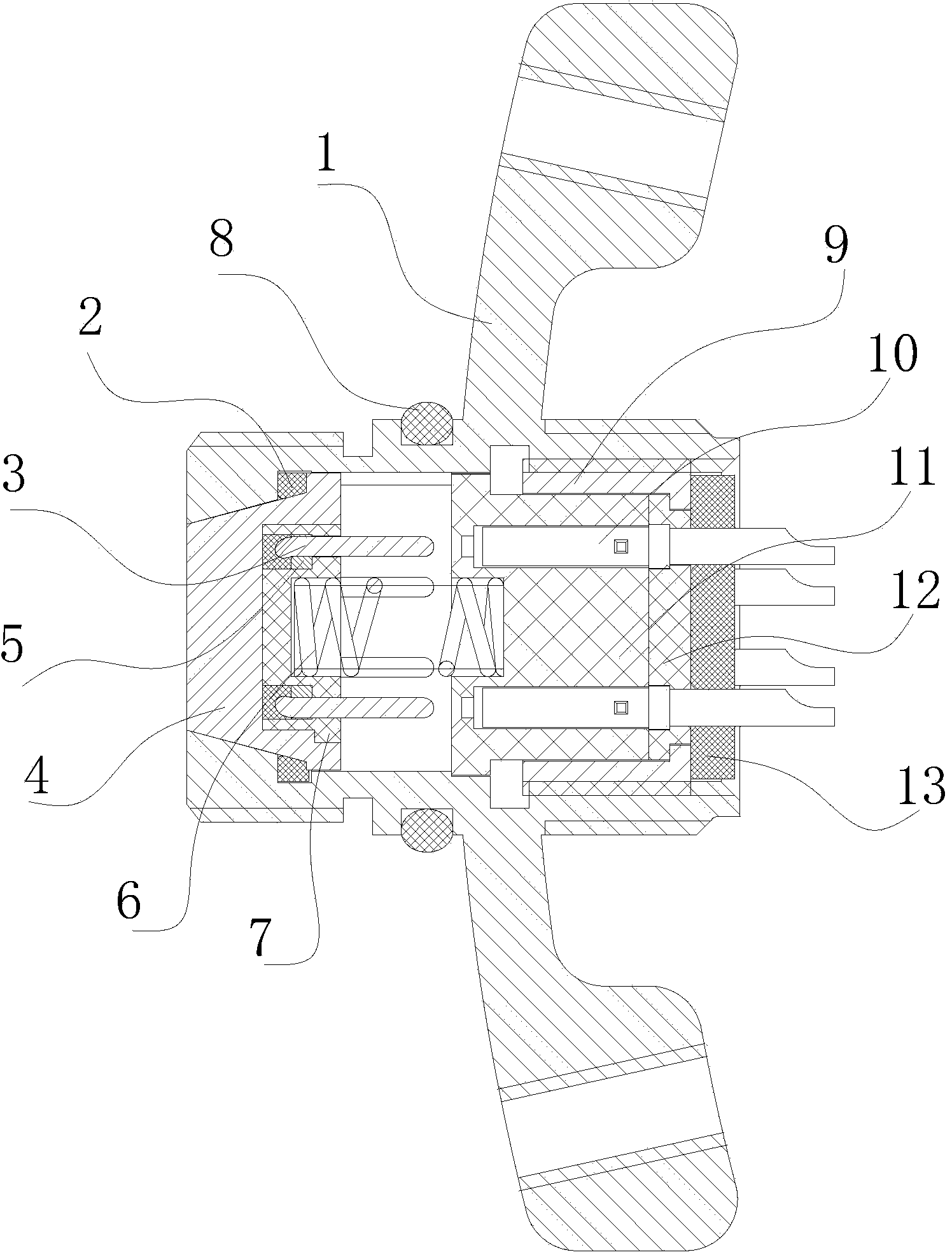 Short-circuit protection connector with electromagnetic shielding function