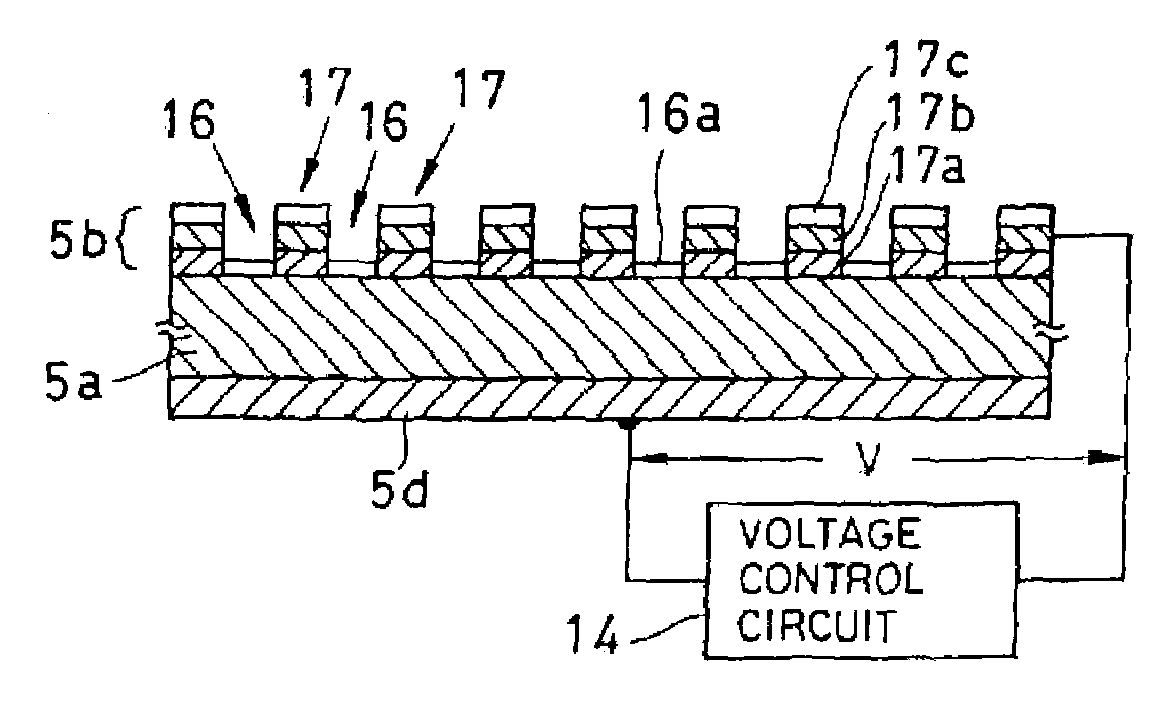 Variable optical element, a pickup apparatus having the variable optical element, and an information recording and reproducing apparatus having the pickup apparatus