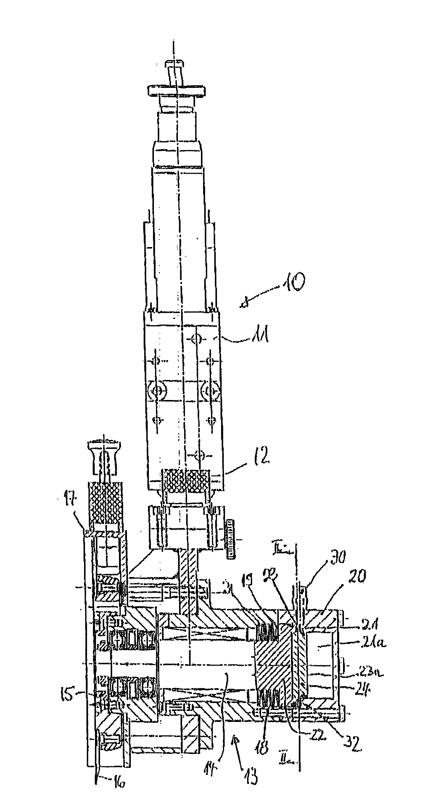 Blade holder having displacement-dependent spring force compensation