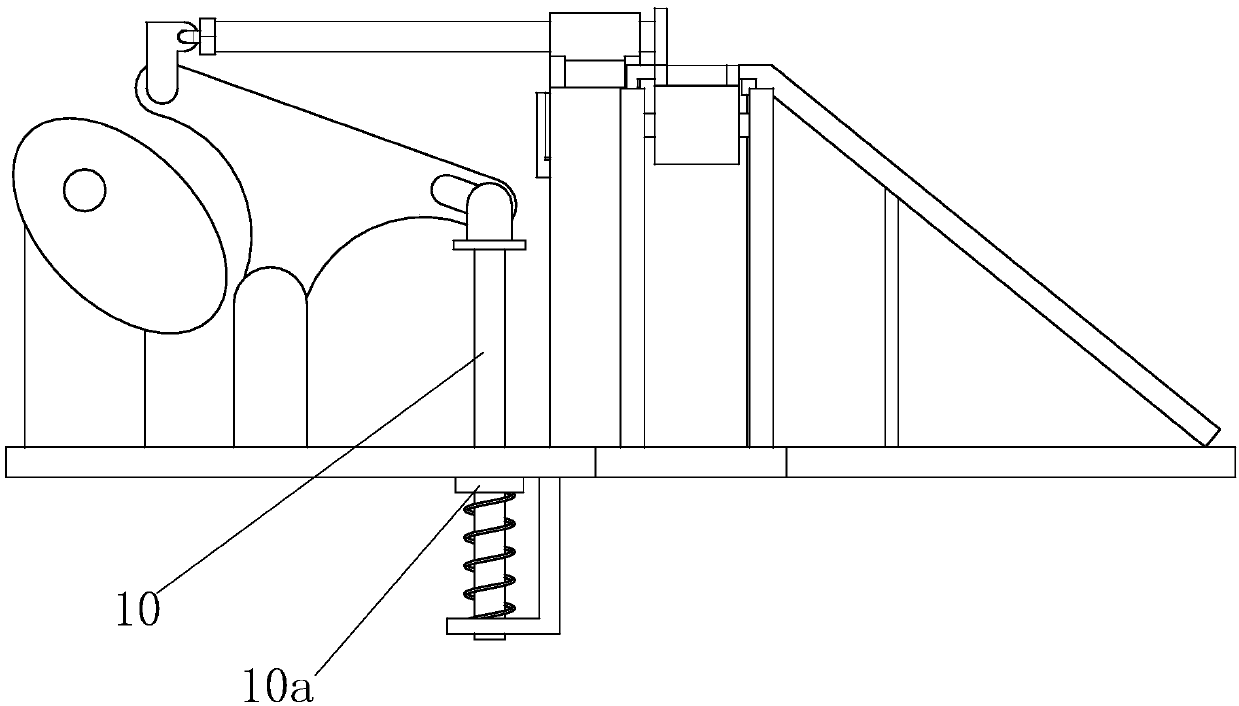 Timely feeding device of straw container