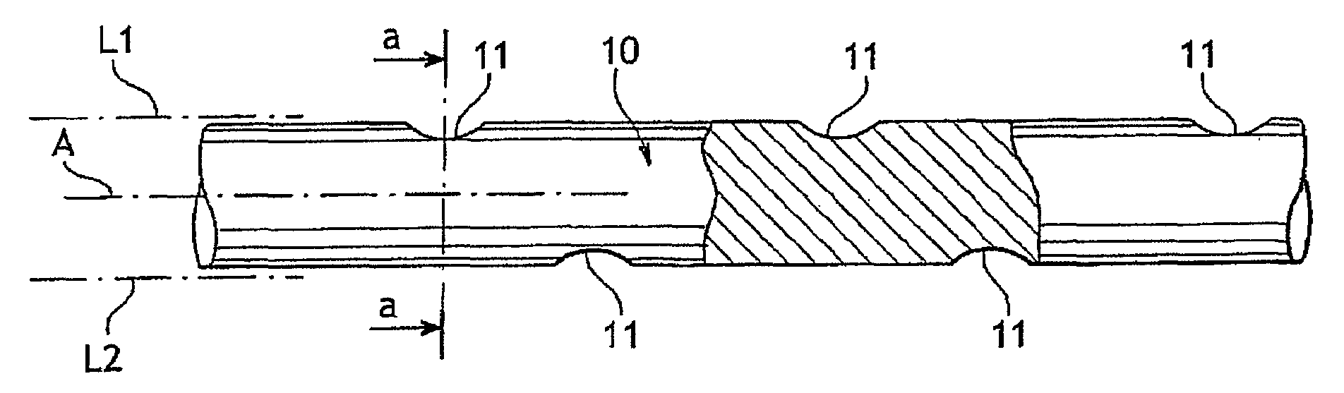 Noise-reducing cutting line for a vegetation cutting device