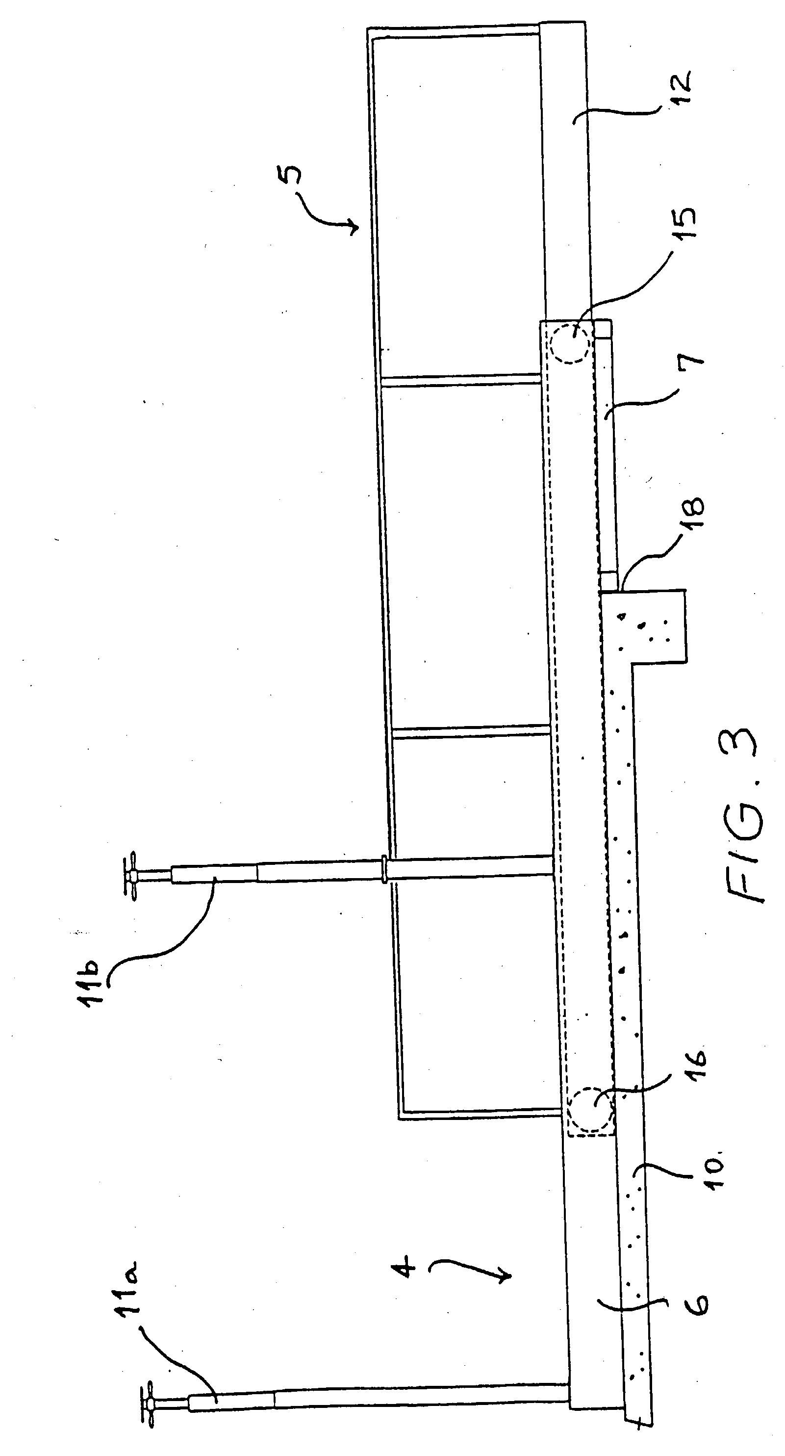 Partly retractable construction platform