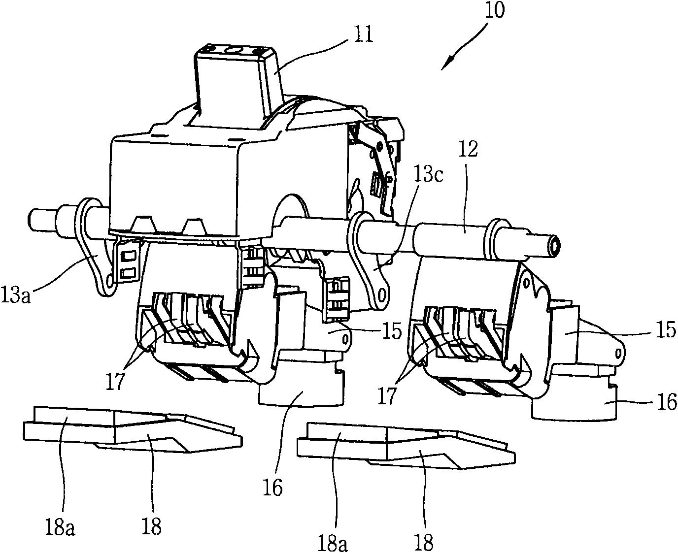 Power transmission mechanism for four poles circuit breaker