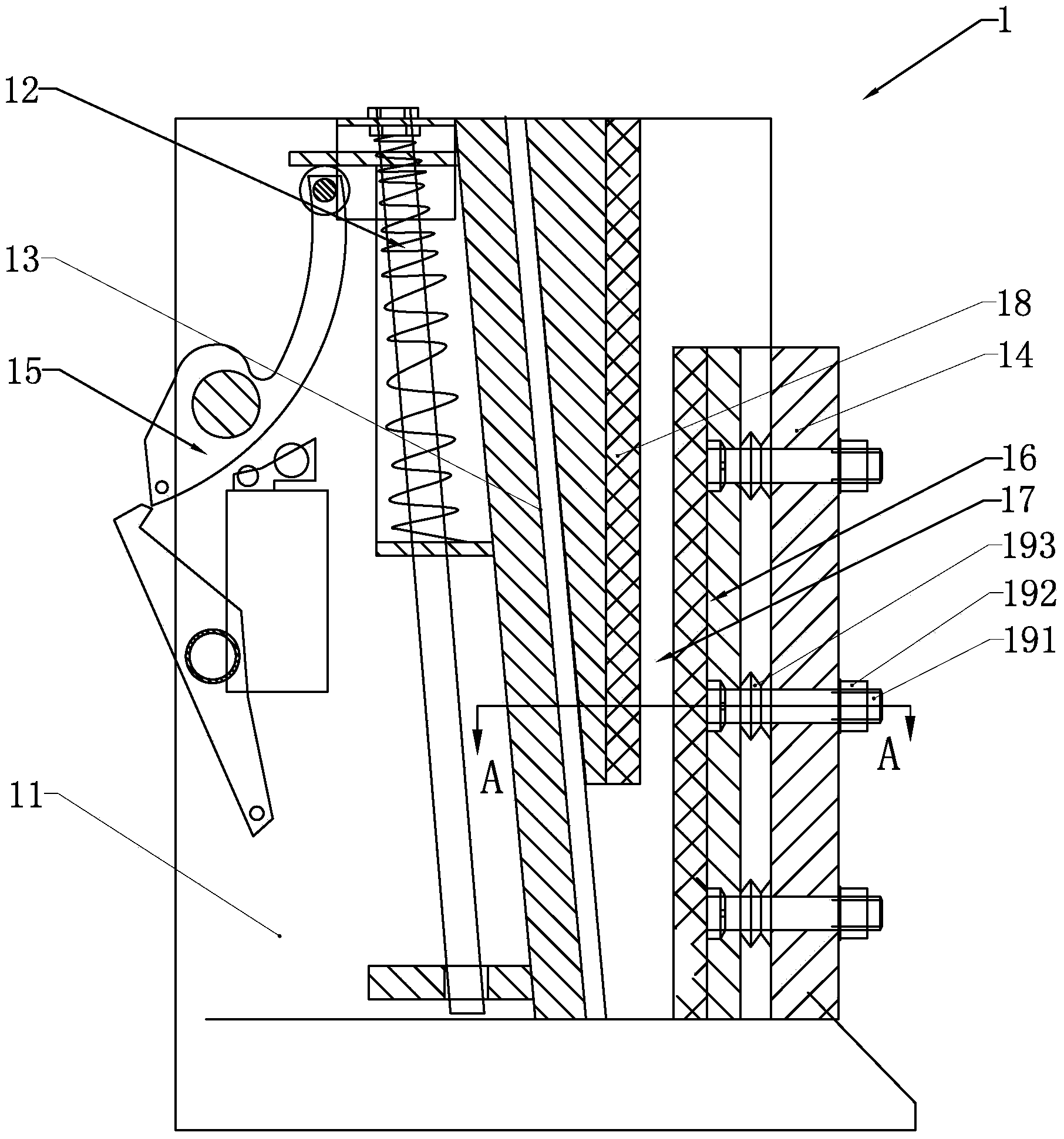 Progressive rope gripper and progressive overspeed protection safety device for dragging type lifting device