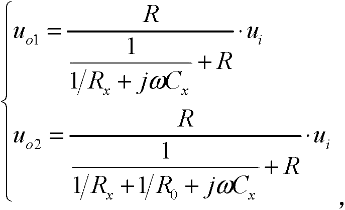 Cylindrical sample preparation device for measuring moisture content of green sand through capacitance method and method for measuring moisture content of green sand