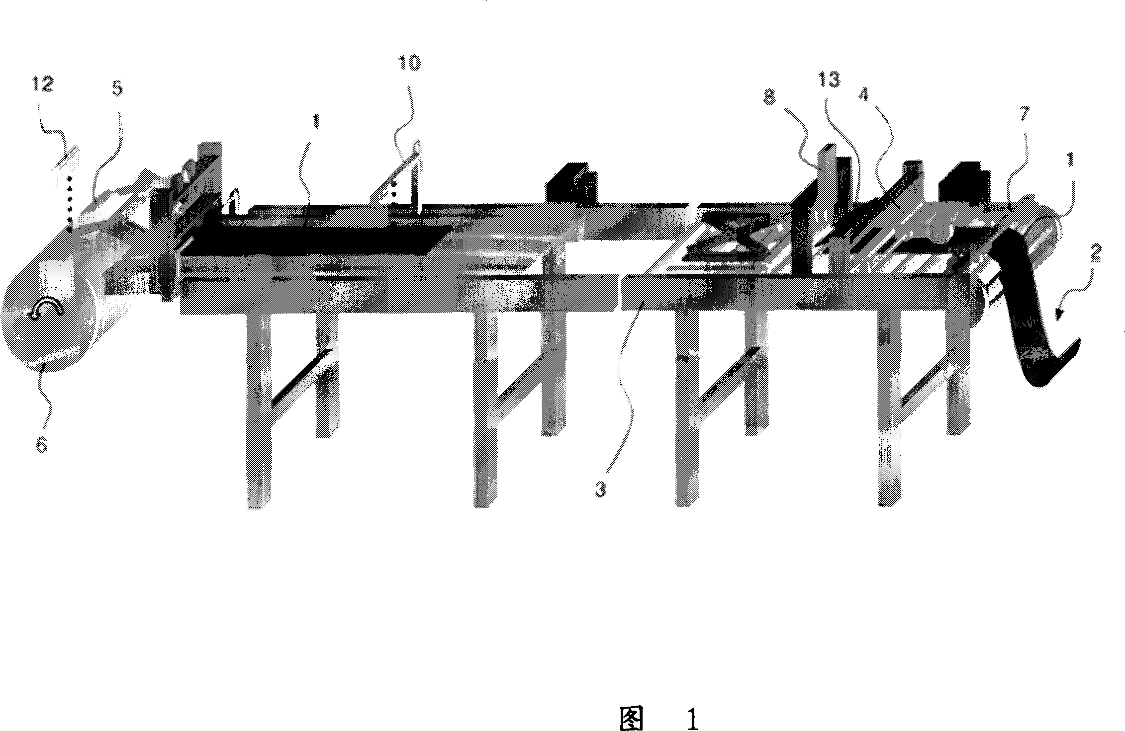 Tread splicing apparatus