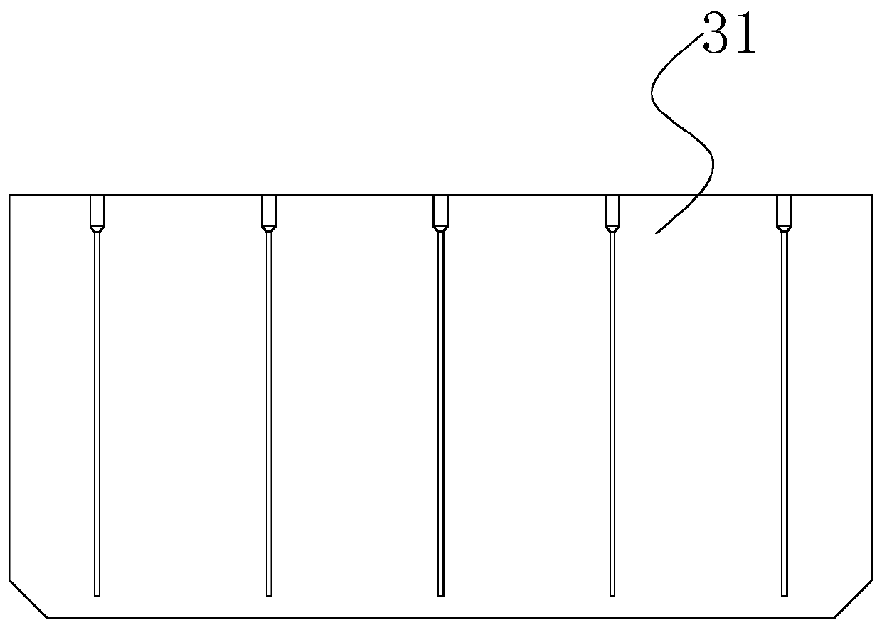 Half-slice-laminated solar assembly and preparation method thereof