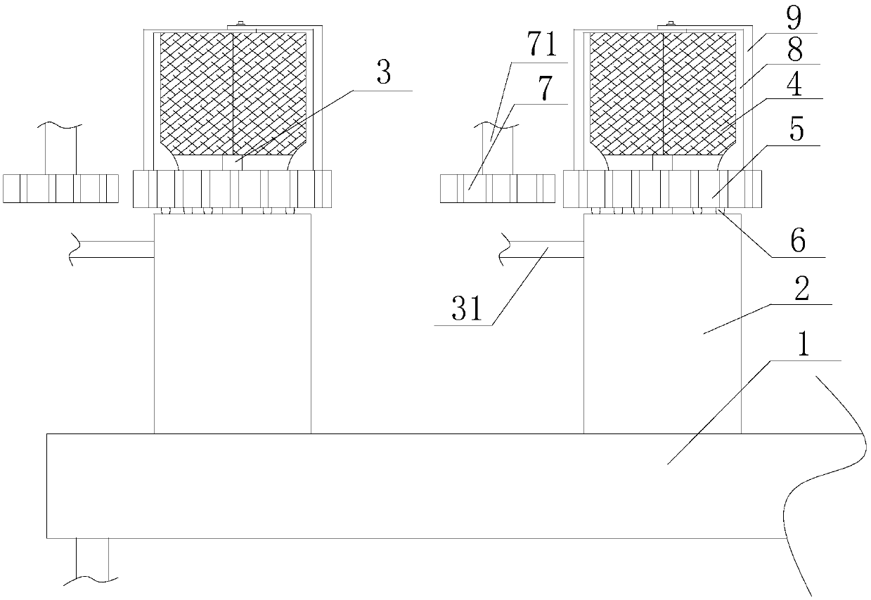 Cleaning system facilitating cleaning of reagent bottles with different sizes